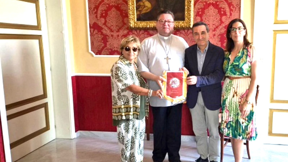Diocesi Rossano, Incontro tra il Circolo Zanotti Bianco e l’arcivescovo Aloise   - Incontro Vescovo Aloise con Circolo Zanotti Bianco - Foto Uff. Stampa Circolo Zanotti Bianco 