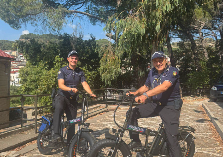 Caccuri, la Polizia Locale si rinnova: arrivano le biciclette elettriche grazie al PNRR - Foto: Uff. Stampa Comune di Caccuri