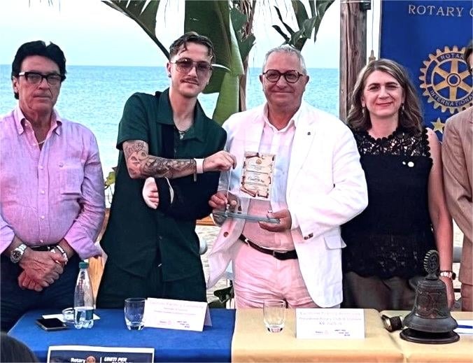 Rotary Club Crotone, premiata l’eccellenza giovanile: riconoscimento a CamilWay nell’XI edizione