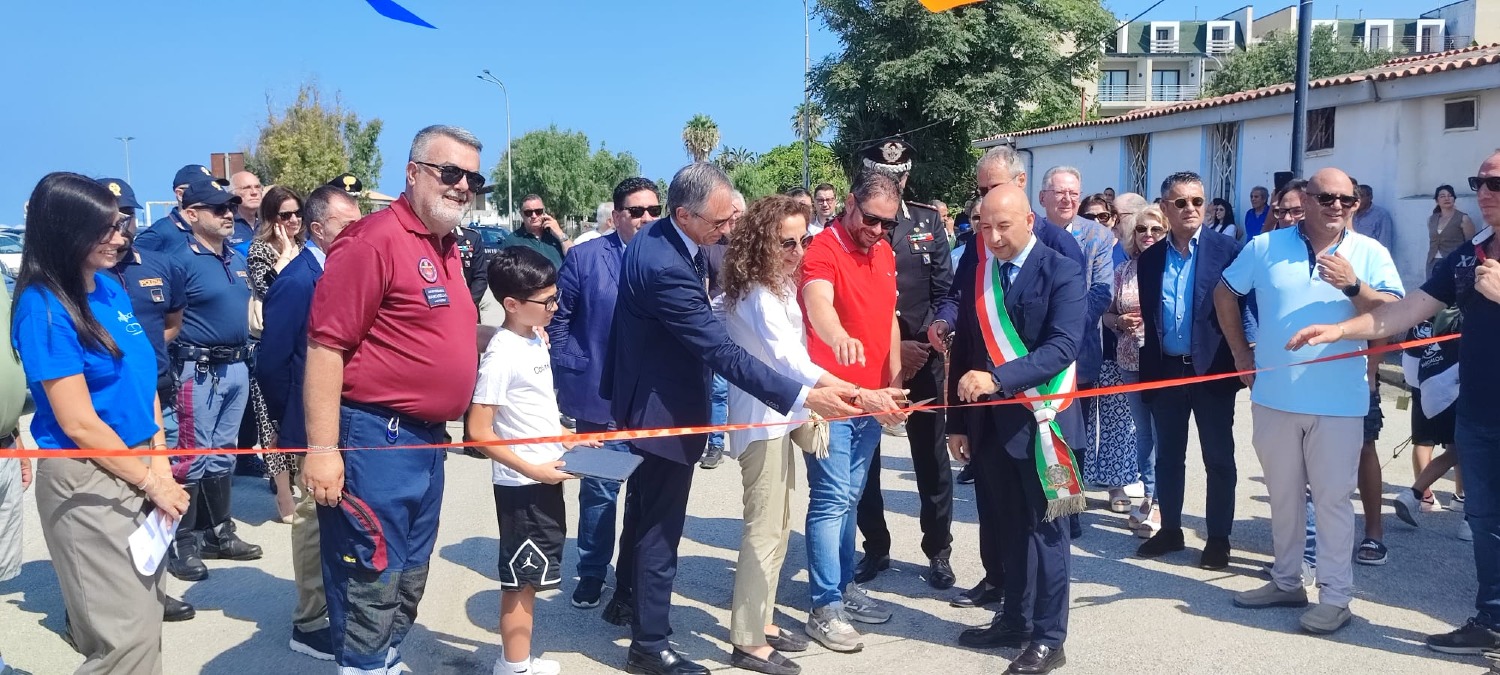 Catanzaro, la Polizia di Stato incontra i più piccoli: giornata dedicata a legalità e sicurezza - Foto Uff. Stampa Polizia di Stato 