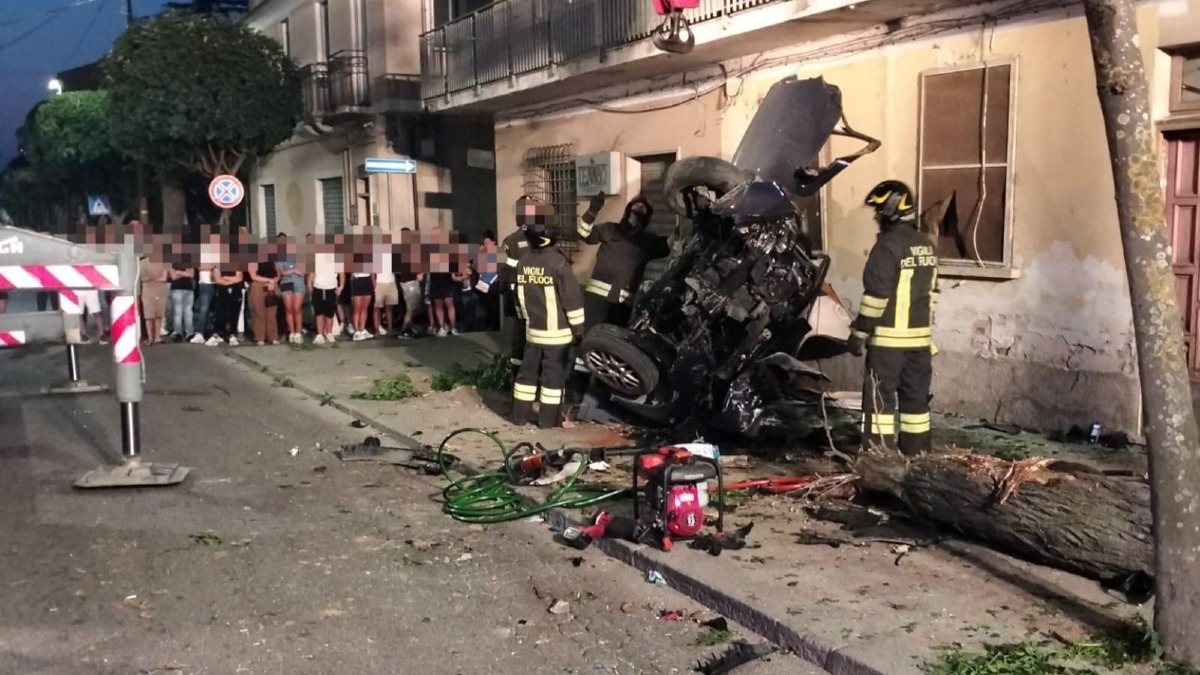 Tragedia nella notte a Cutro, perde la vita un ragazzo di 18 anni - Foto: Redazione