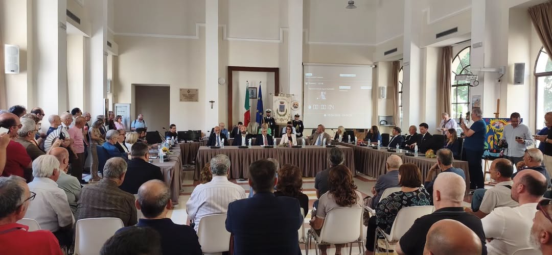 Castrovillari, il sindaco Anna De Gaio presenta la nuova Giunta comunale - Foto: Uff. Stampa Arca Communication