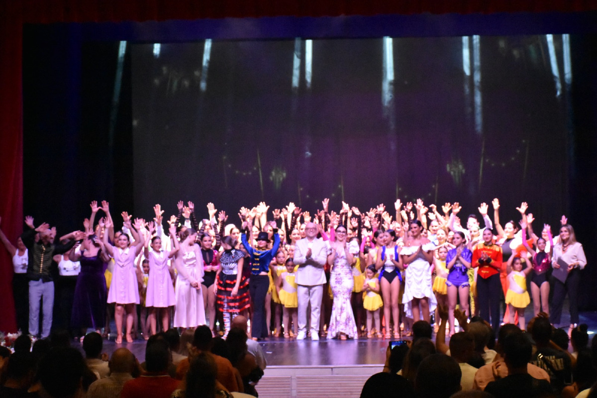 (Foto) Crotone - Alma Cubana, stagione da applausi e debutto a teatro  - Foto: Alma Cubana