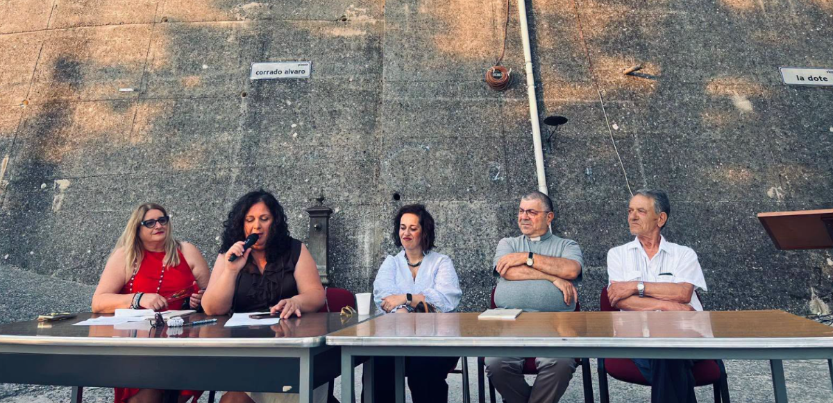 Casali del Manco, presentazione del libro di poesie “Pienzu, scrivu e… te cuntu” di Natale Calabrese - Foto: Uff. Stampa Comune d Casali del Manco