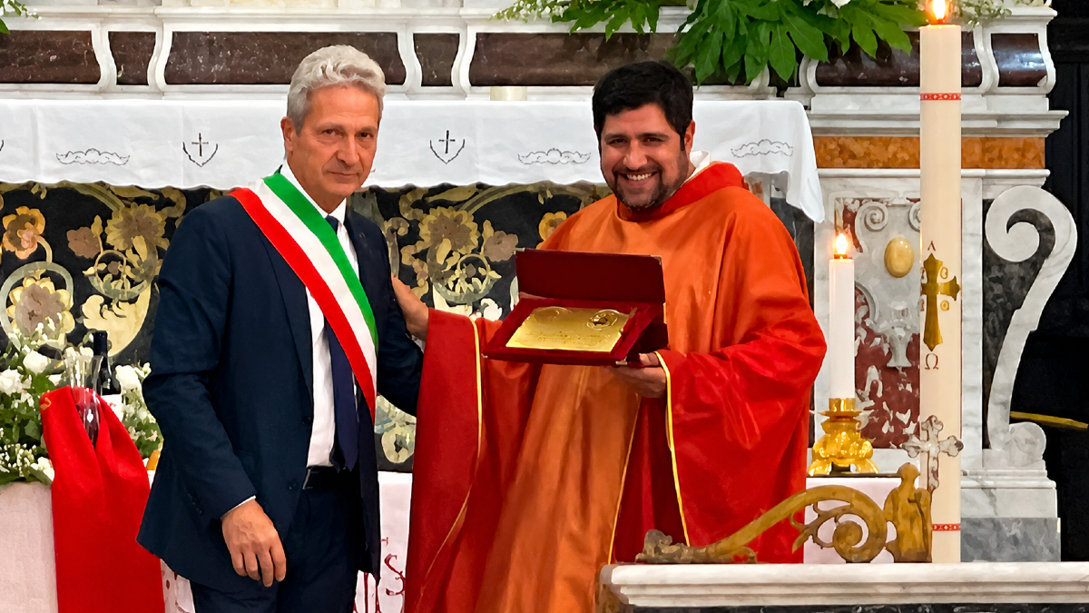 Cirò, il Comune celebra i 25 anni di sacerdozio di Don Massimo Sorrentino -  Foto Uff. Stampa Comune di Cirò 