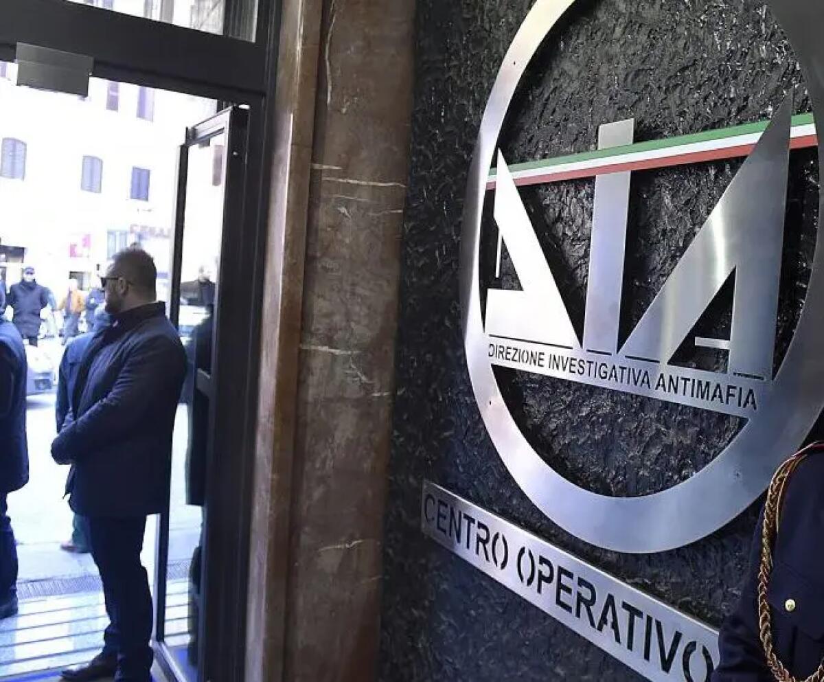Tentato omicidio e schede sim illegali in carcere, 4 arresti tra Puglia e Calabria - 