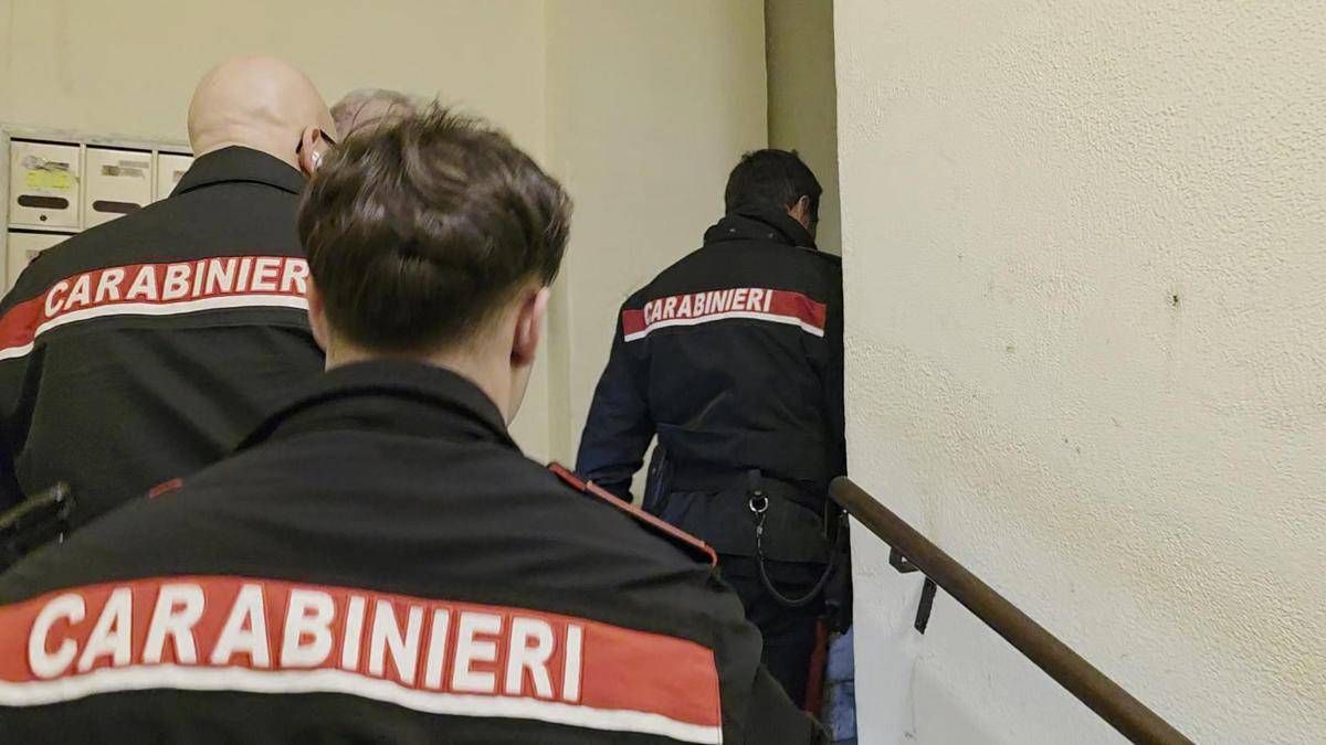 Napoli, picchia la nonna e lo annuncia sui social: arrestato - 