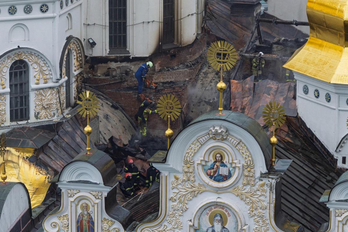 Ondata di raid russi sull'Ucraina, 9 morti e gravi danni a monastero patrimonio Unesco - 