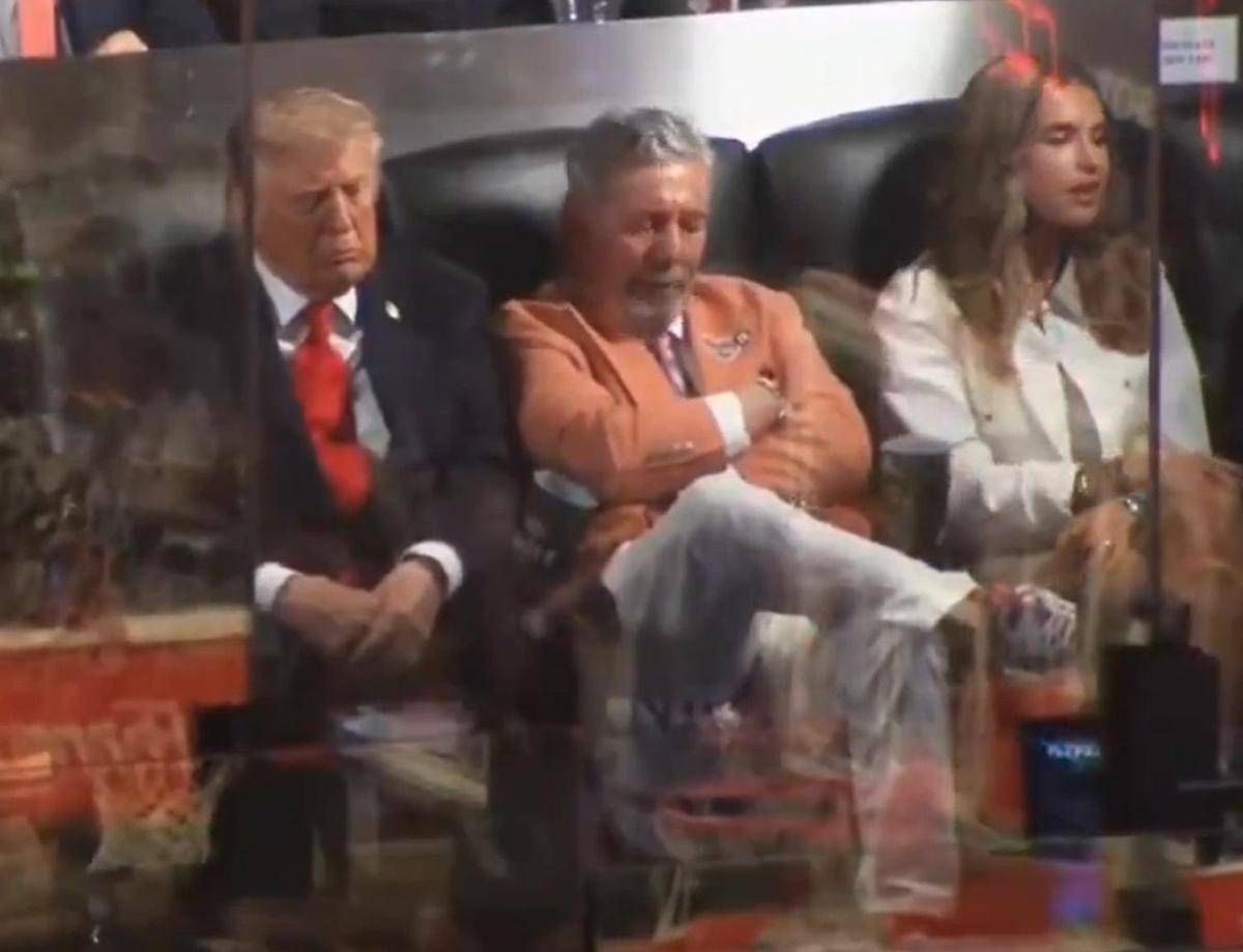 Trump e il pisolino alle Nba Finals, il video è virale: presidente nel mirino dei social - 