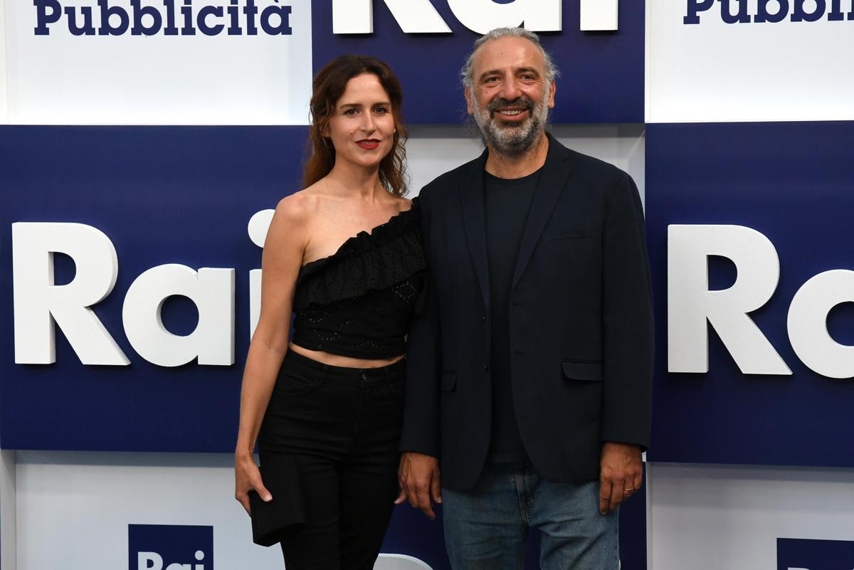 Stop a 'Via dei Matti n.0', cancellato il programma di Bollani e Cenni: la reazione - 