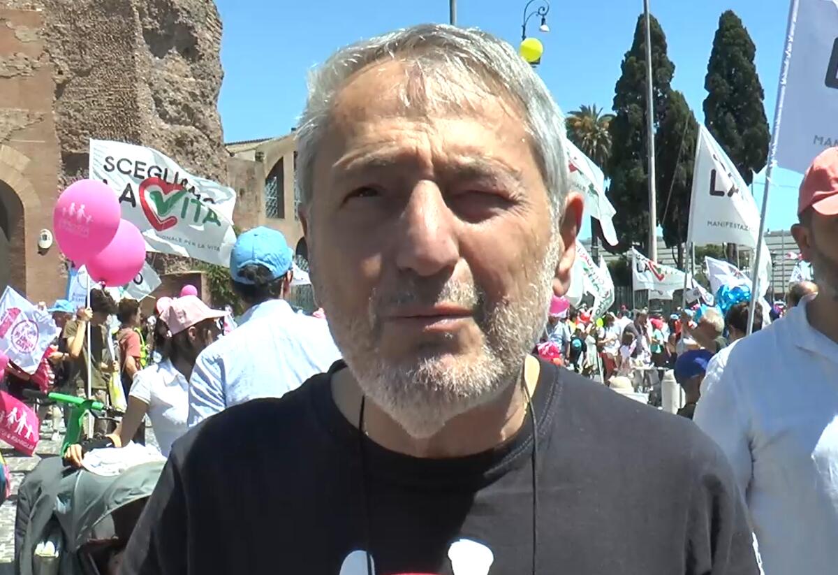 Brandi: "Un figlio non toglie il futuro, un figlio è il futuro" - 