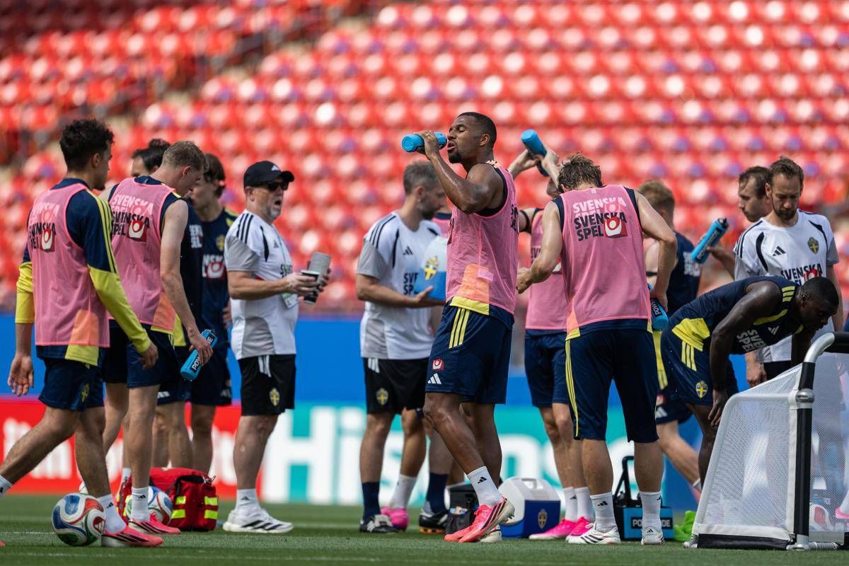 Mondiali 2026, una partita su quattro a rischio meteo. Il medico: "Il caldo vero avversario per i calciatori" - 