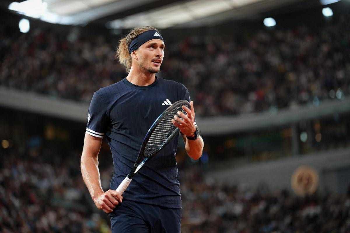 Roland Garros, Zverev litiga con l'arbitro: "La palla è fuori" - 