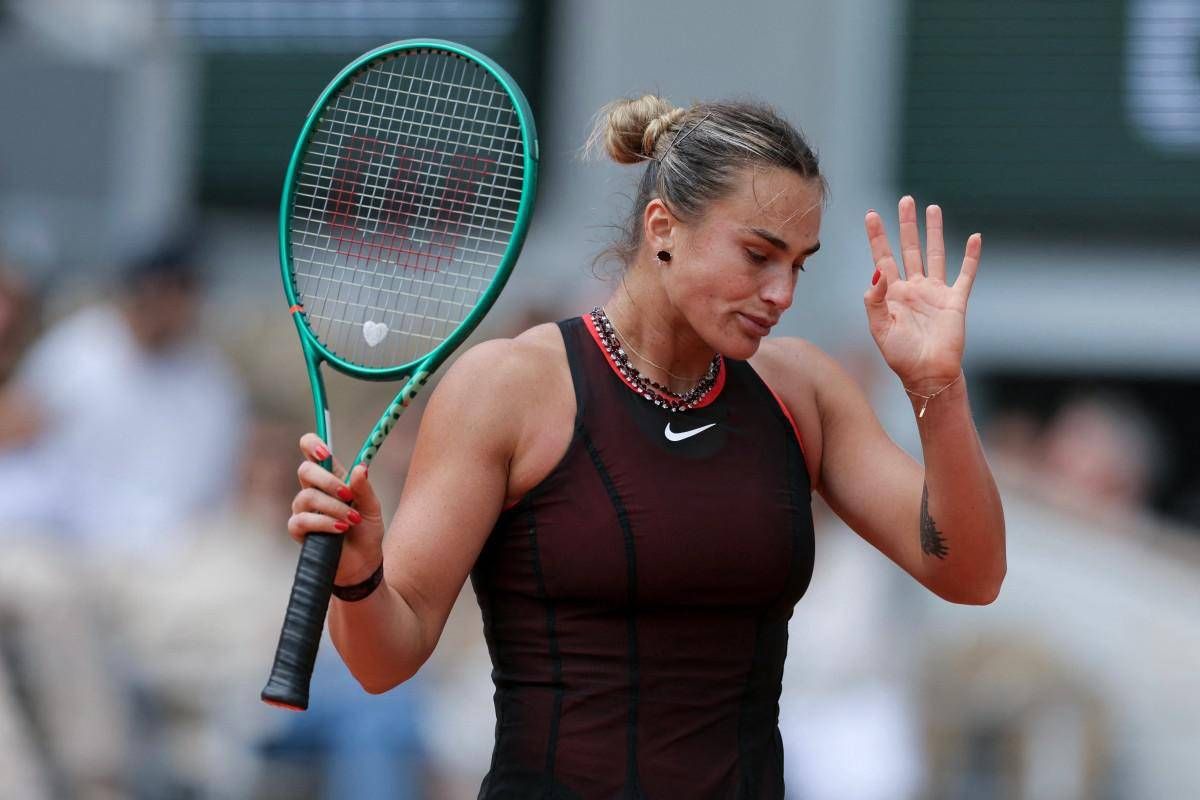 Sabalenka perde e litiga con allenatore a Roland Garros - 