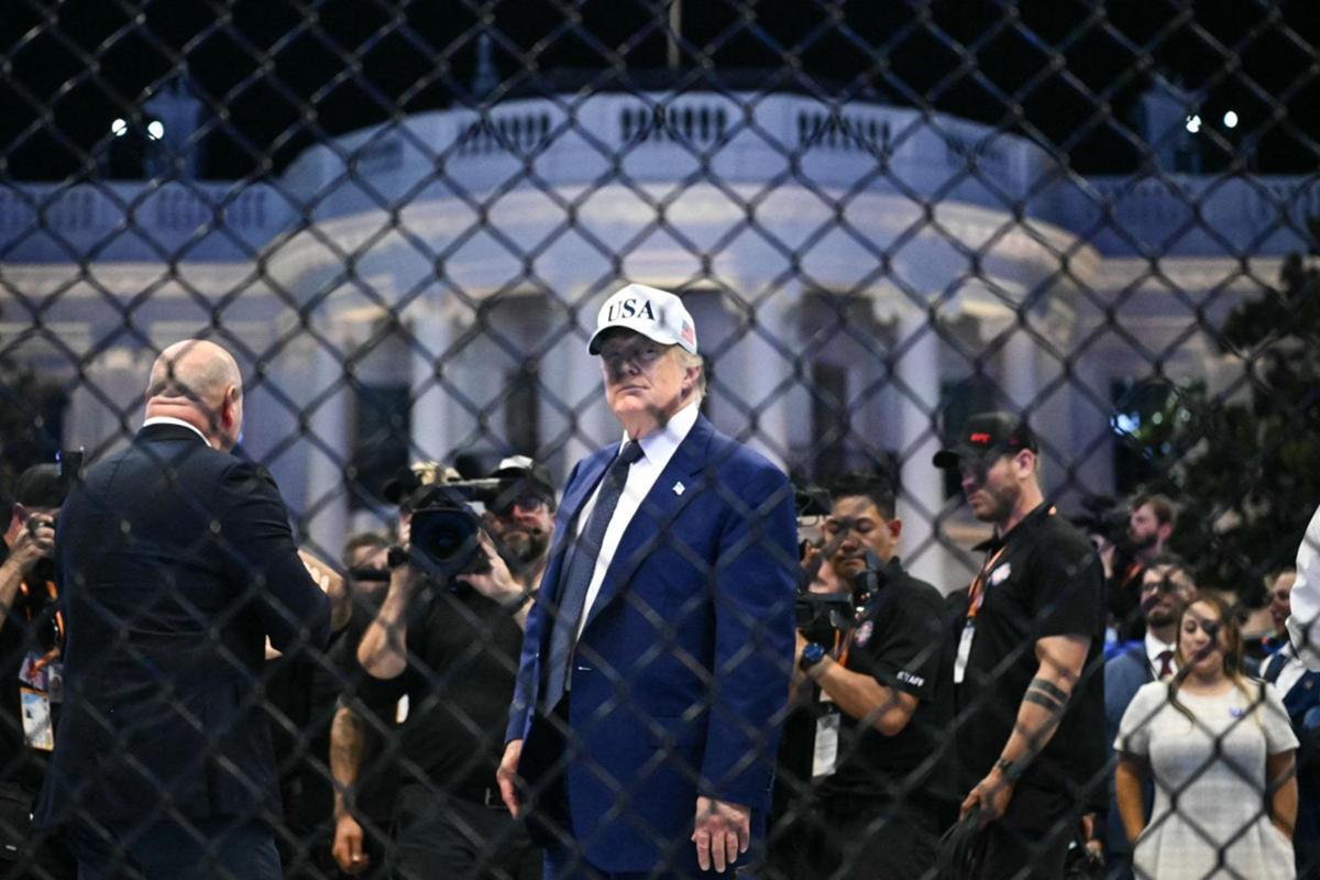 Gli 80 anni di Trump e lo show di arti marziali alla Casa Bianca davanti a 100mila persone - 