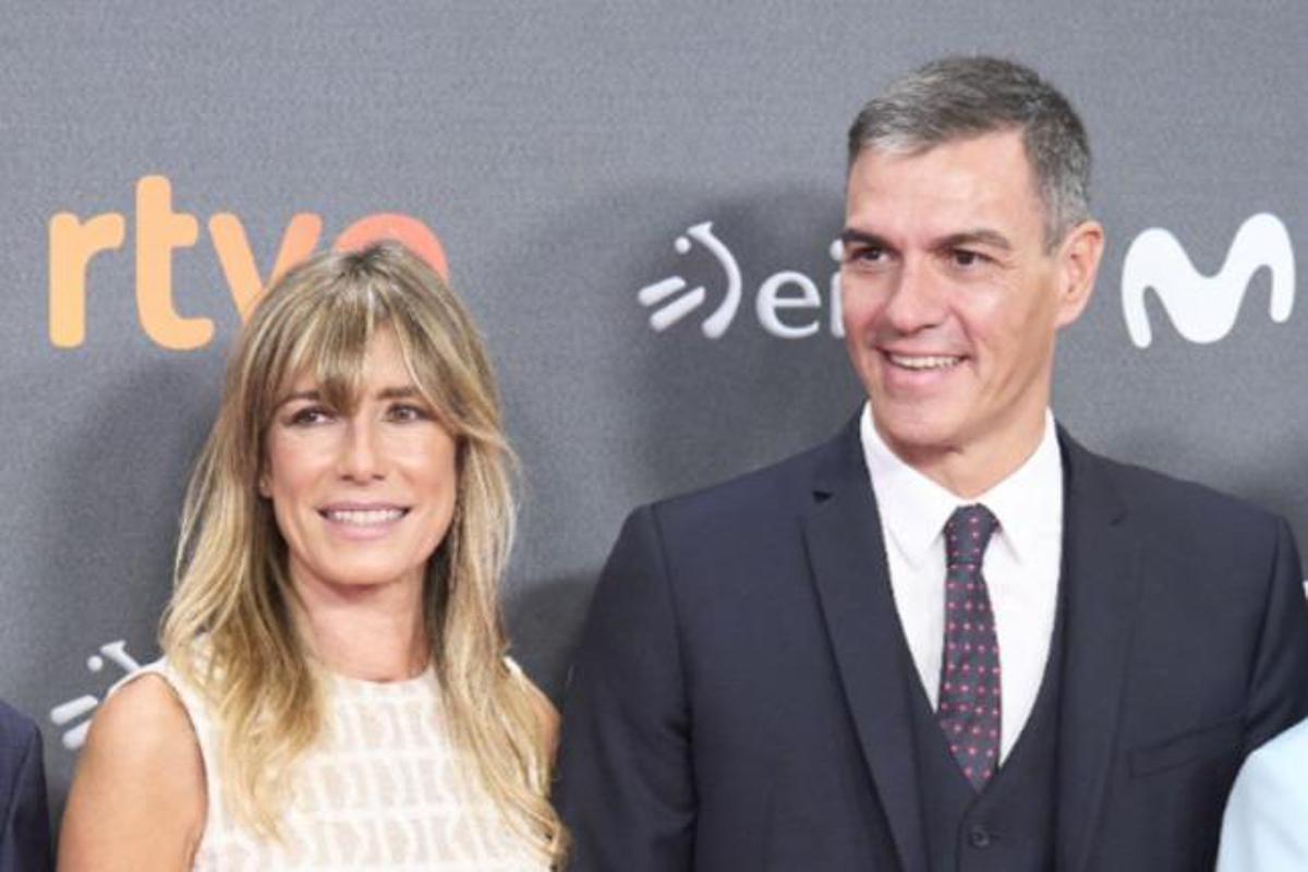 Spagna, rinviata a giudizio la moglie del premier Sanchez: passaporto ritirato - 
