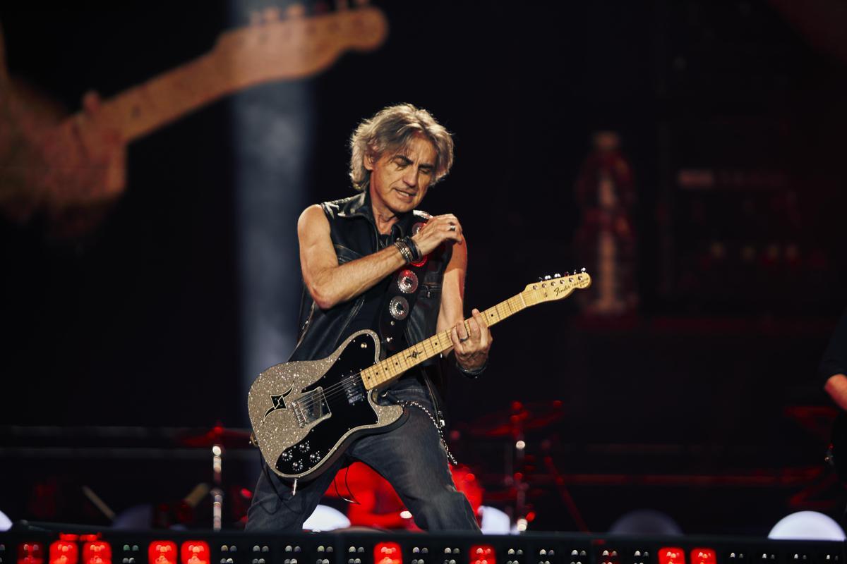 Ligabue riporta a San Siro i sogni di rock'n'roll: festa grande con la 'Notte di Certe Notti' - 