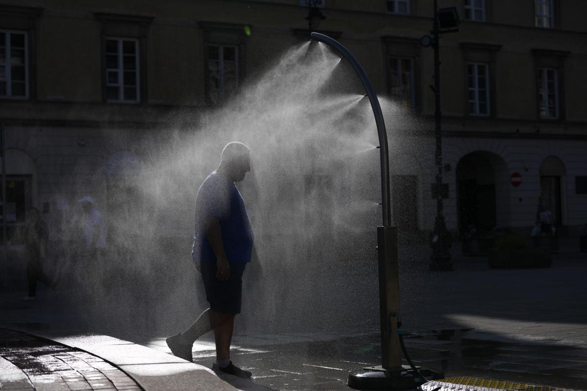 Dal caldo estremo a temporali e rischio downburst, le previsioni meteo - 