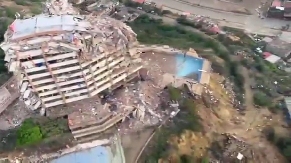 Terremoto in Venezuela, il day after: l'elicottero in volo sulle zone colpite - 