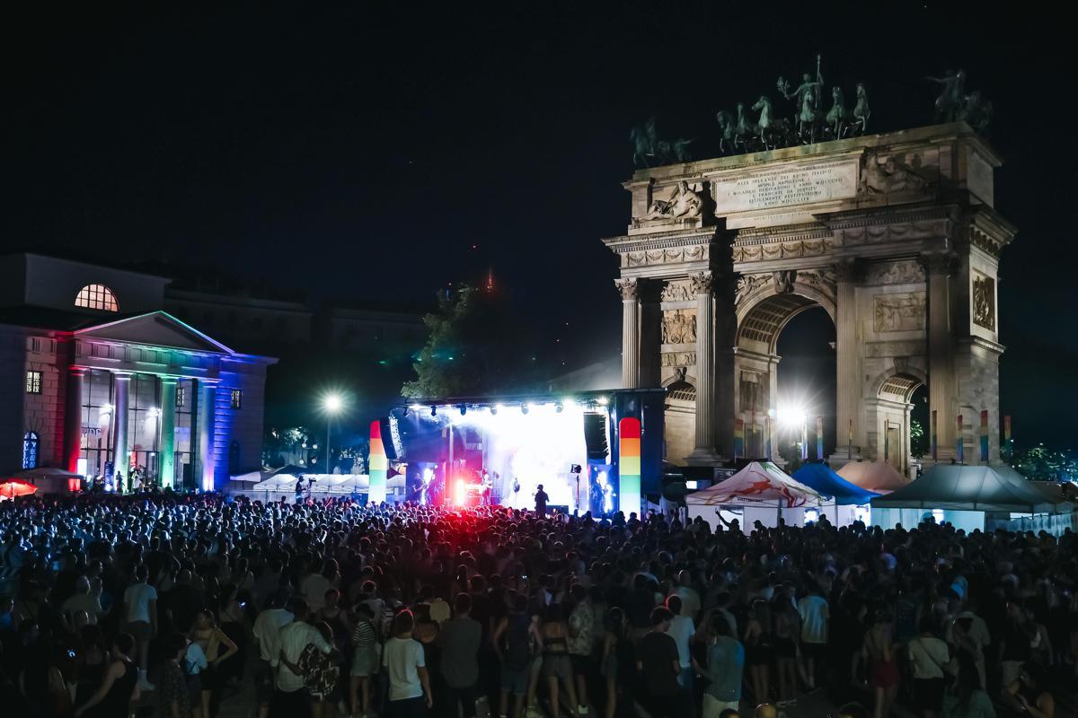 Milano Pride, oggi la parata alle 17: i consigli contro il caldo record - 