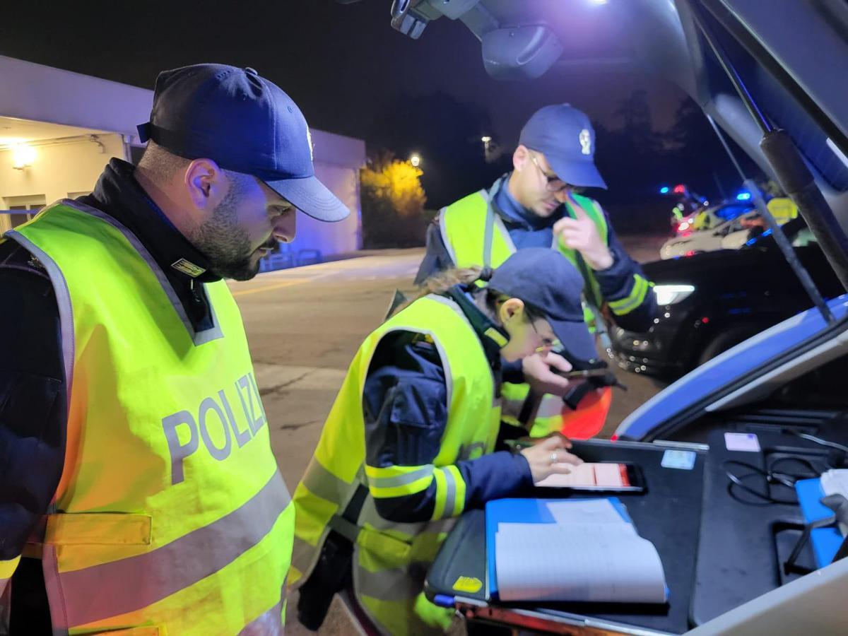 Incidenti, l'appello della Polstrada ai giovani: "Strada non è videogame, non bevete e andate piano" - 