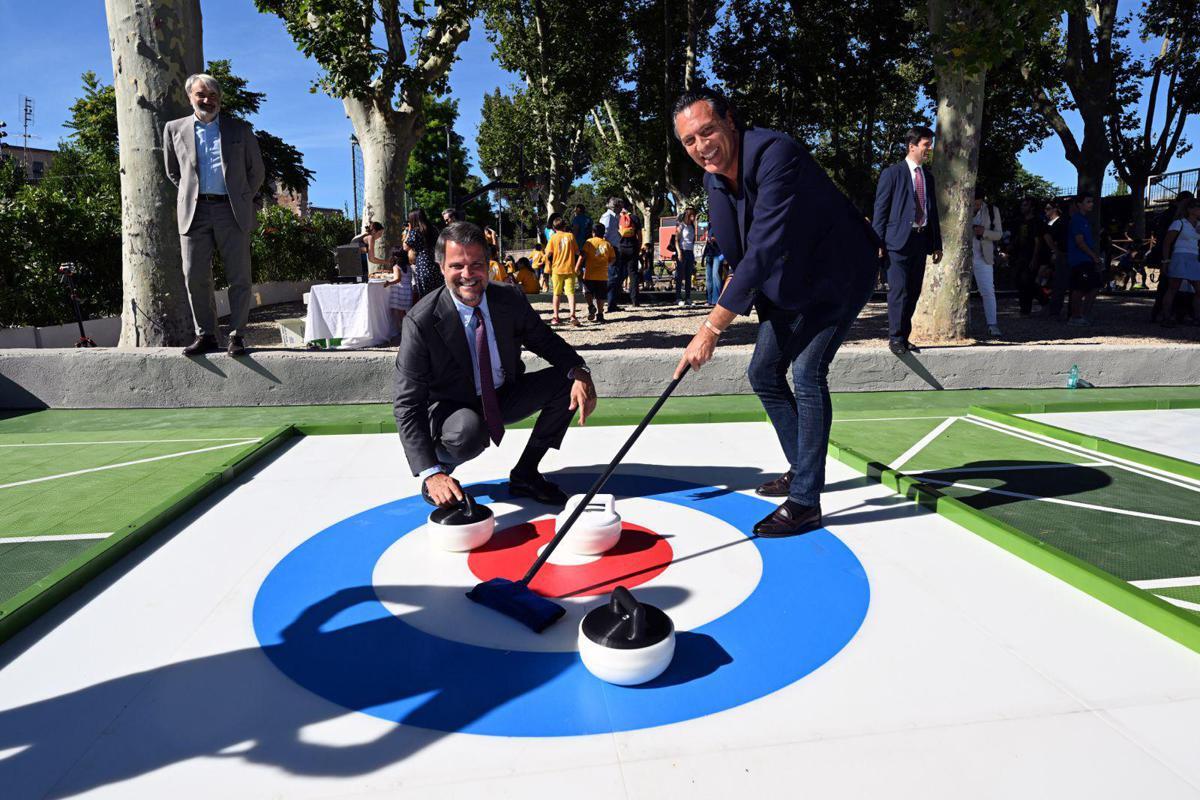 Curling senza ghiaccio al Colosseo: a Colle Oppio lo sport diventa spettacolo e inclusione - 