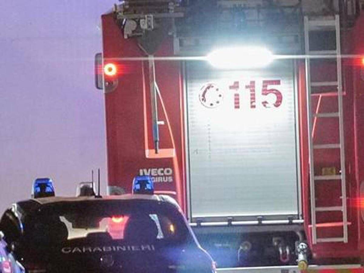 Roma, auto precipita in una scarpata: feriti 3 ragazzi - 