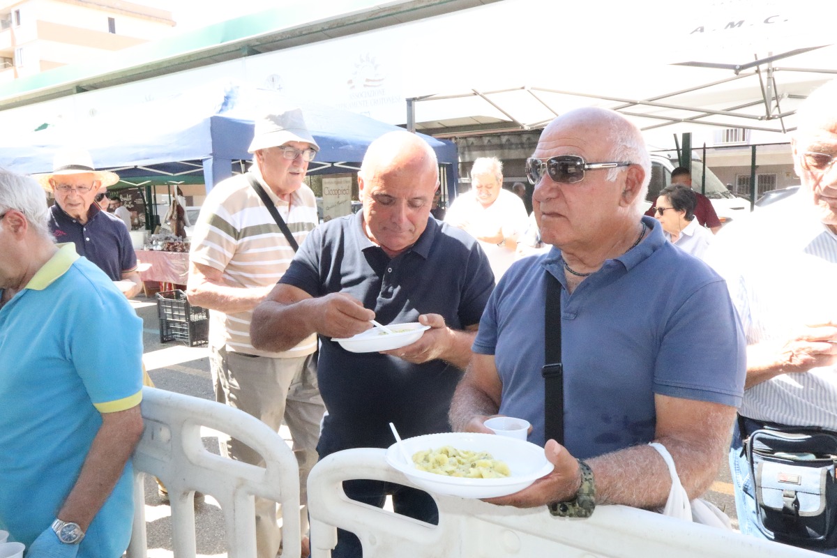 Ali di gusto: volo di farfalle e zucchine - Farmer's Market - Foto: Uff. Stampa Associazione Magnamore 31.05.2026