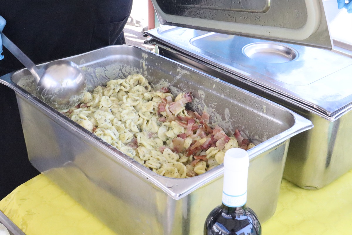 Ali di gusto: volo di farfalle e zucchine - Farmer's Market - Foto: Uff. Stampa Associazione Magnamore 31.05.2026