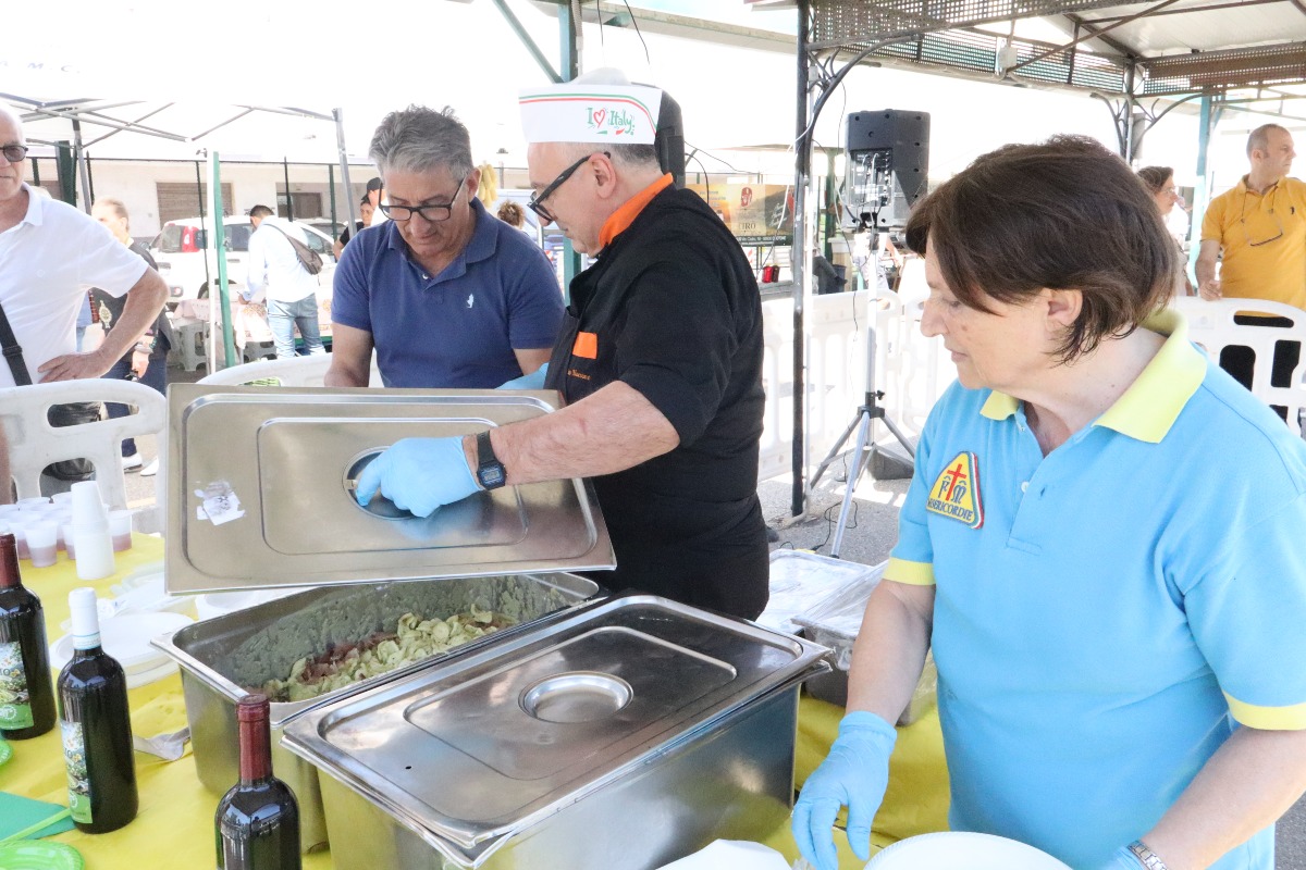Ali di gusto: volo di farfalle e zucchine - Farmer's Market - Foto: Uff. Stampa Associazione Magnamore 31.05.2026