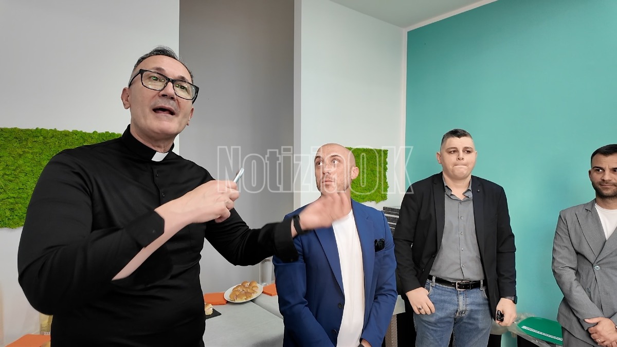 Inaugurazione sede compari e risparmia - Via assisi - Crotone - Foto Redazione 3.06.2026