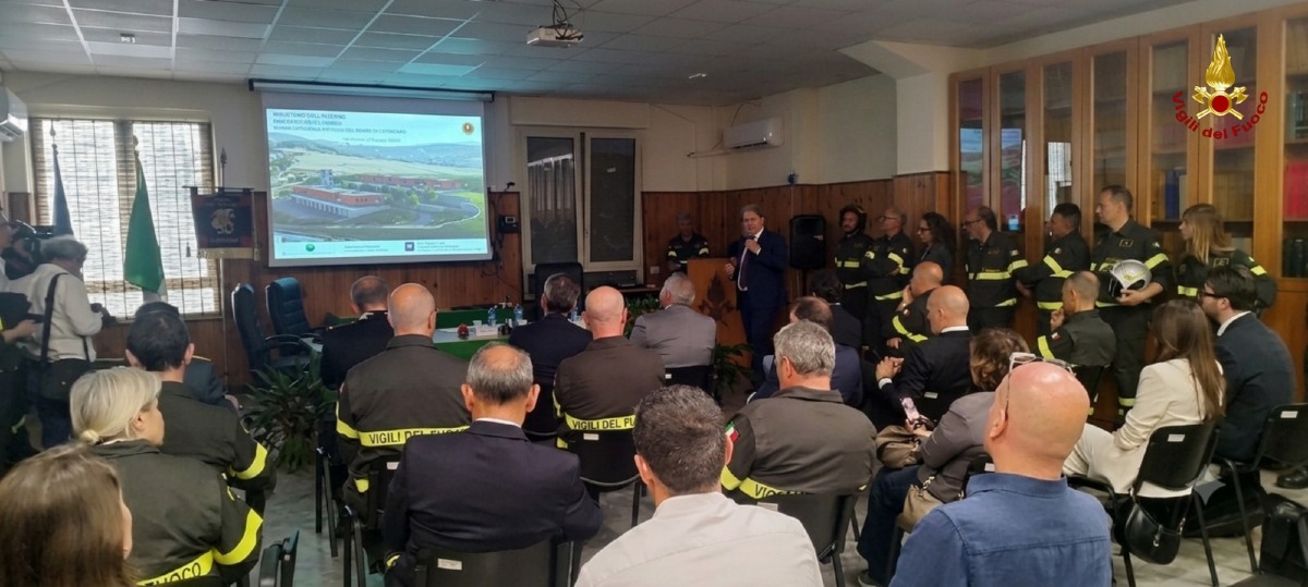 Visita Wanda Ferro Comando Vigili del Fuoco Catanzaro - Foto Uff. Stampa Wanda Ferro 