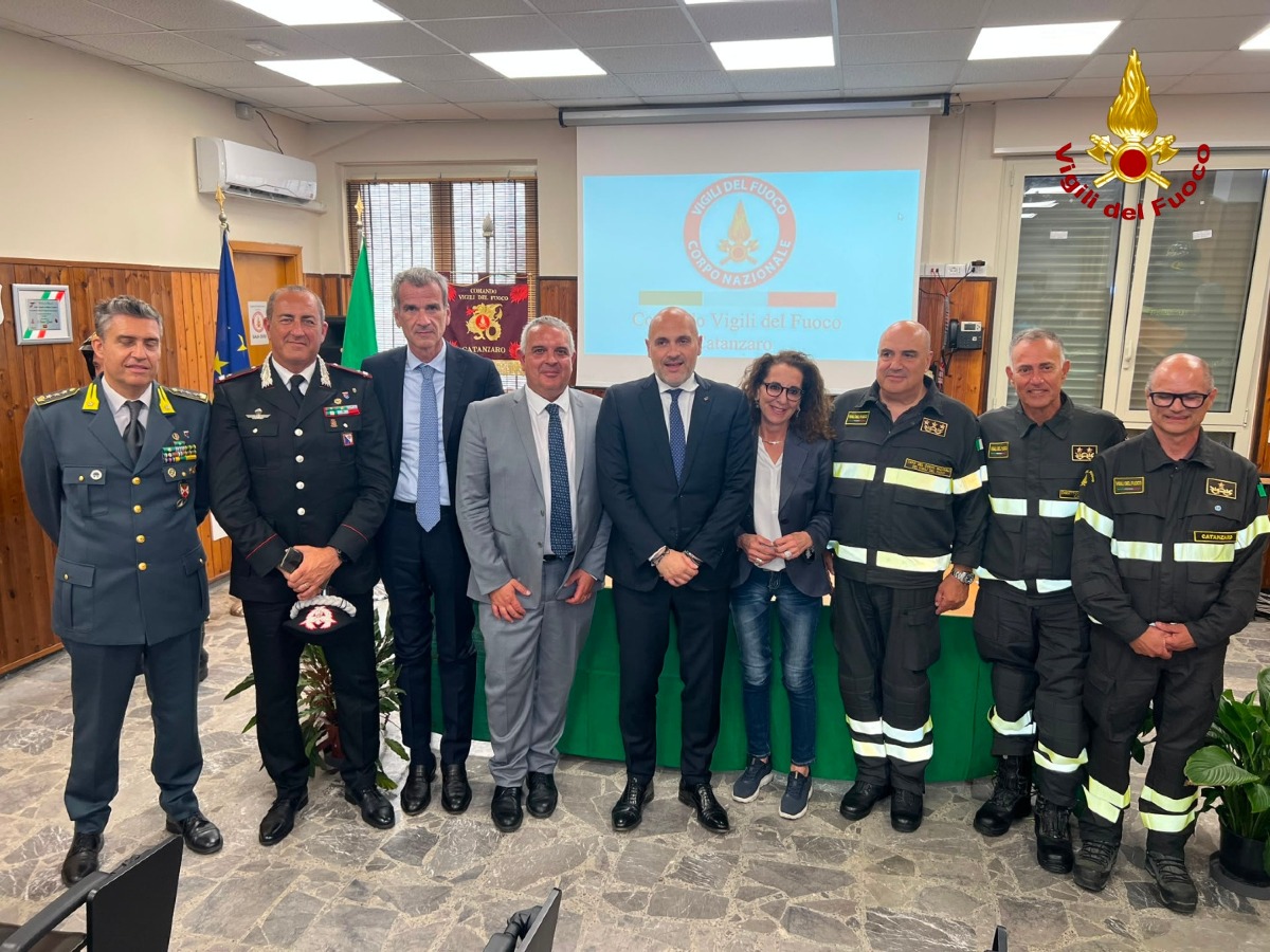 Visita Wanda Ferro Comando Vigili del Fuoco Catanzaro - Foto Uff. Stampa Wanda Ferro 