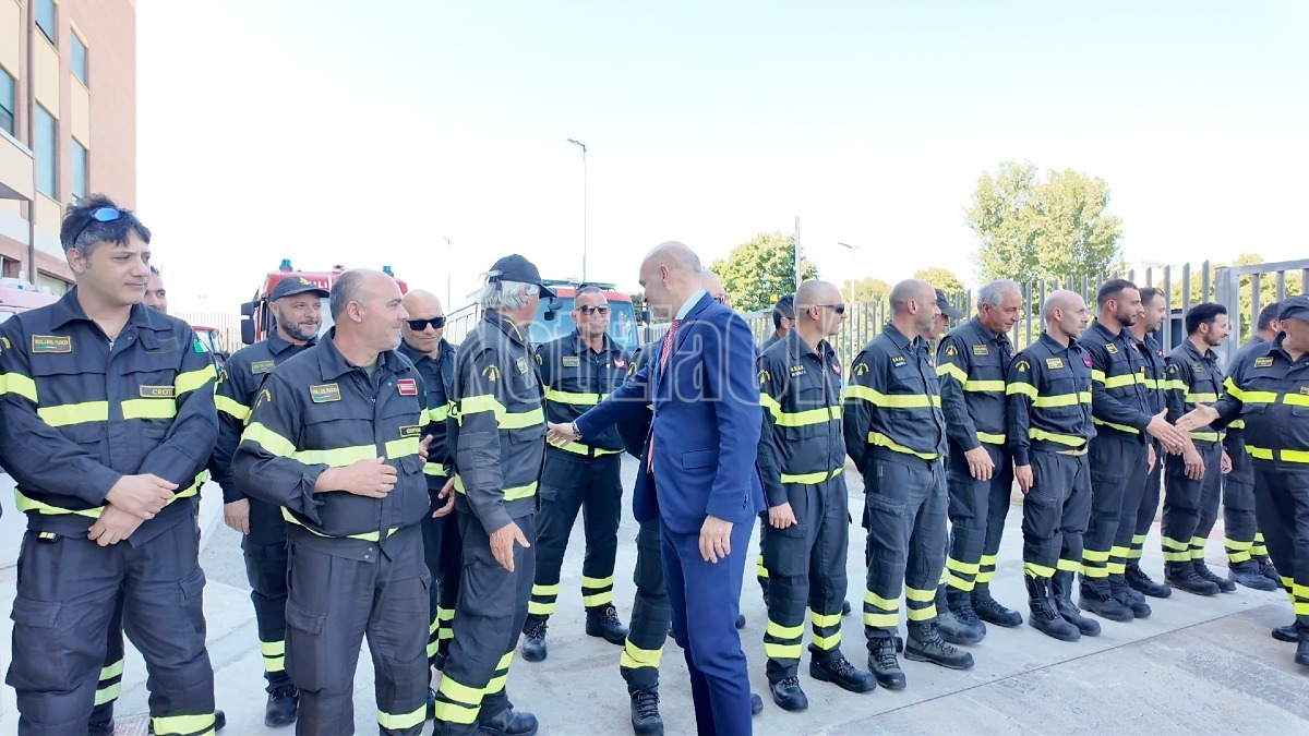 Visita Comando Provinciale Vigili del Fuoco Crotone - Wanda Ferro e Emanuele Prisco - Foto Redazione 10.06.2026