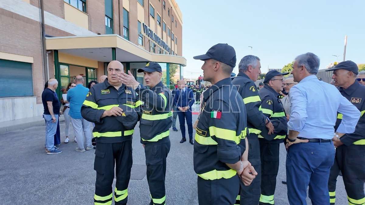Visita Comando Provinciale Vigili del Fuoco Crotone - Wanda Ferro e Emanuele Prisco - Foto Redazione 10.06.2026