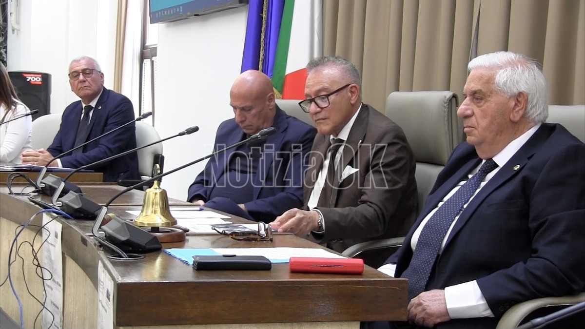 Premio eccellenze nel territorio nelle arti e professioni Lions Club Crotone - Foto Redazione 15.06.2026 