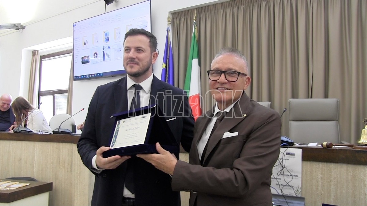 Premio eccellenze nel territorio nelle arti e professioni Lions Club Crotone - Foto Redazione 15.06.2026 