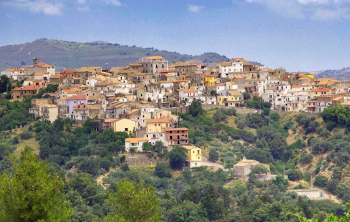 Carfizzi celebra la 30ª Festa del Ritorno: quasi un mese di eventi tra cultura, tradizioni e sapori - Foto Uff. Stampa Comune di Carfizzi 