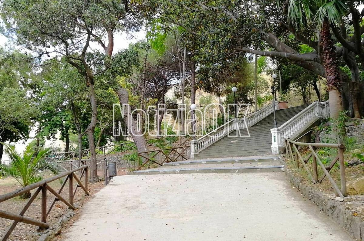 Crotone - Villa Comunale chiusa per lavori: niente spettacoli - 