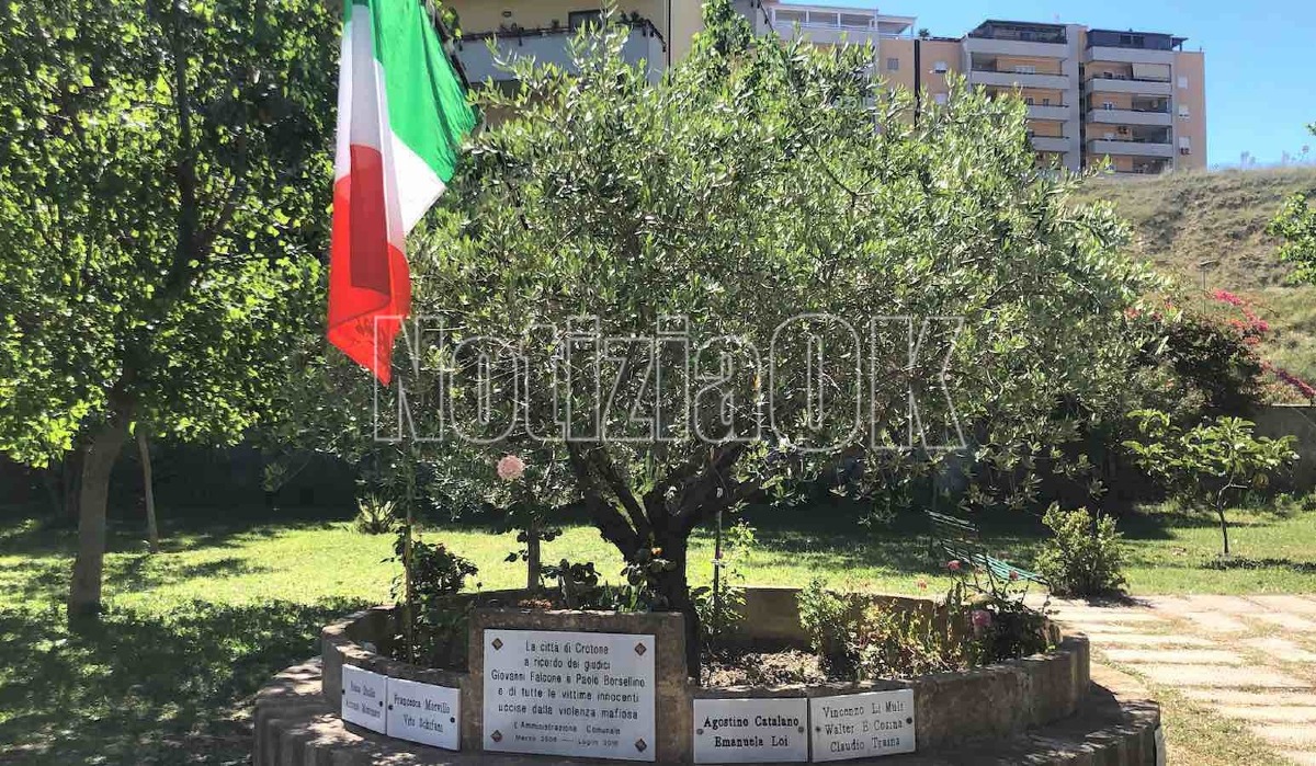 Crotone ricorda Paolo Borsellino e gli agenti della scorta nel 34° anniversario della strage di via D'Amelio - Foto: Redazione