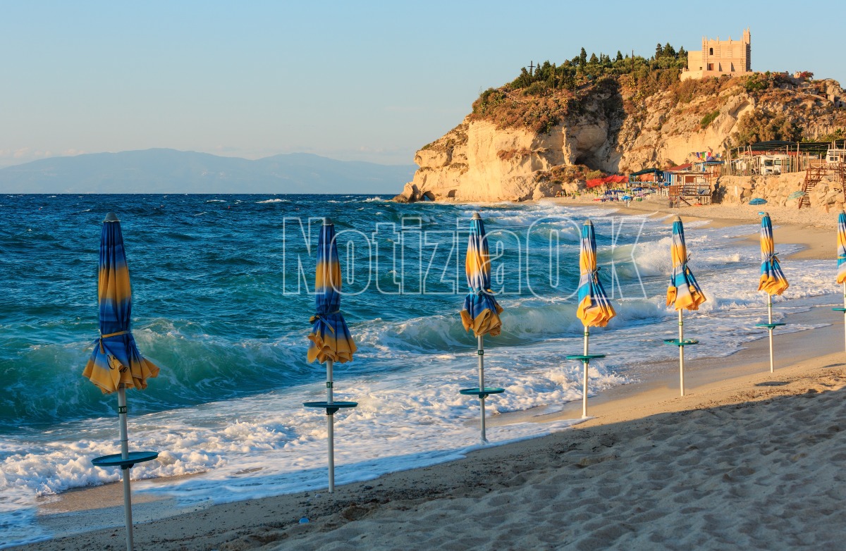 Tropea, Chaplin Accademia Navale Livorno in porto fino al 13 luglio - Foto: Redazione