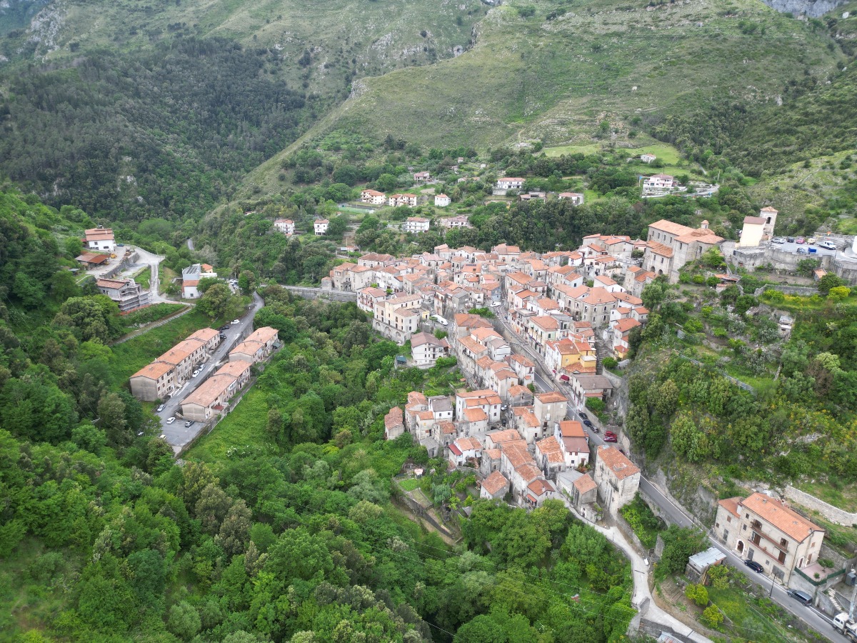 Papasidero conquista la Bandiera Arancione: riconosciuta l'eccellenza del borgo - Foto Uff. Stampa Comune di Papasidero 