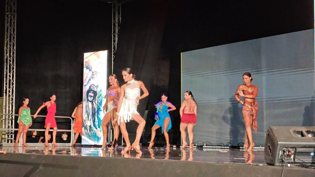 L'ASD Alma Dance conquista il pubblico con lo spettacolo "AlmaLand – Una notte al Luna Park" - Foto Uff. Stampa 'ASD Alma Dance 