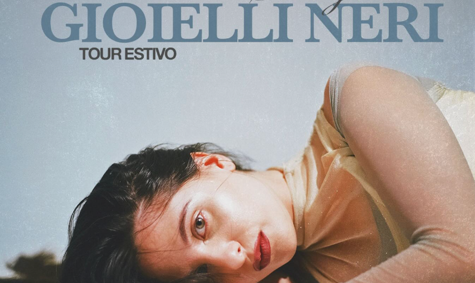 Sara Gioielli in concerto a Decollatura: tappa calabrese del tour estivo - Foto Locandina Ufficiale 