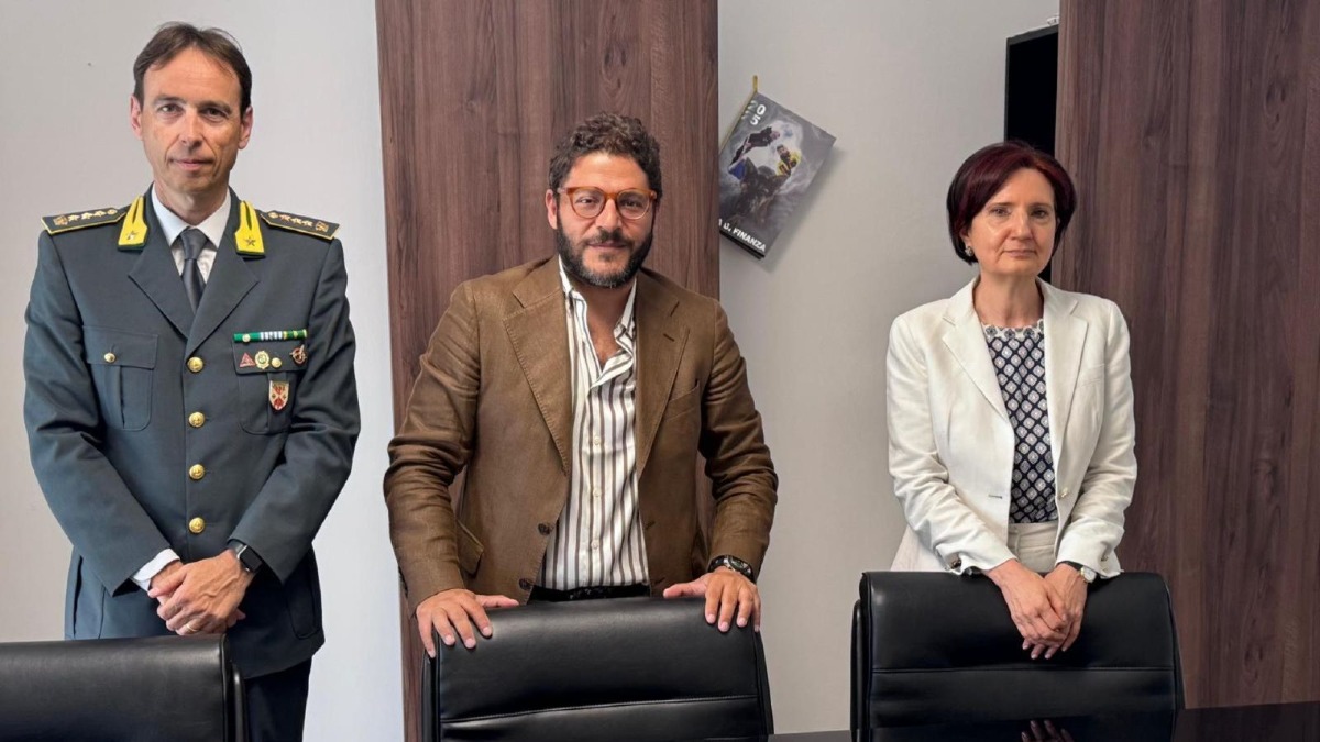 Crotone, Procura, Guardia di Finanza e Agenzia delle Entrate insieme contro l'evasione - Foto Uff. Stampa Guardia di Finanza Crotone