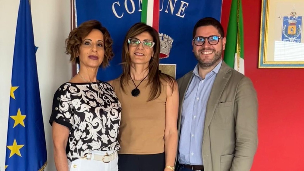 Saracena stabilizza i primi due Tis, Russo: «Stop al precariato e servizi più forti» - Foto Uff. Stampa Comune di Saracena 
