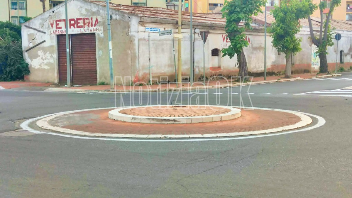 Nei Quartieri di Crotone - Rotatorie anonime: in città c'è l'imbarazzo della scelta - Foto: Redazione
