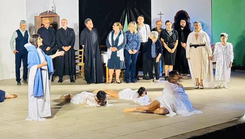 Casali del Manco celebra Natuzza Evolo tra teatro, fede e memoria condivisa - Foto: Uff. Stampa Comune di Casali del Manco