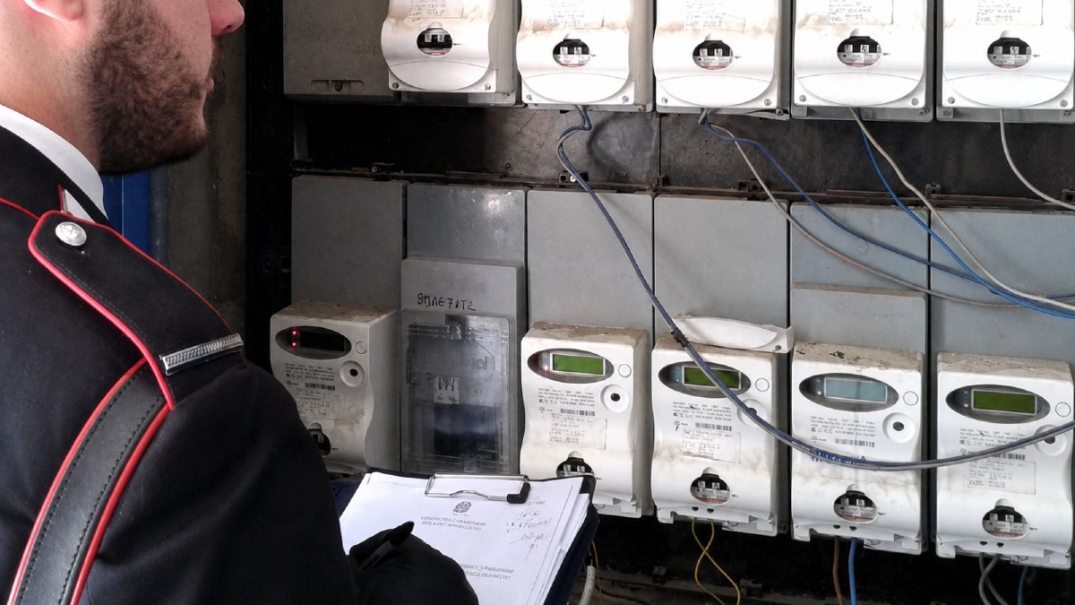 Furto di energia per oltre 90 mila euro: due arresti a Isola Capo Rizzuto - Foto Uff. Stampa Carabinieri 