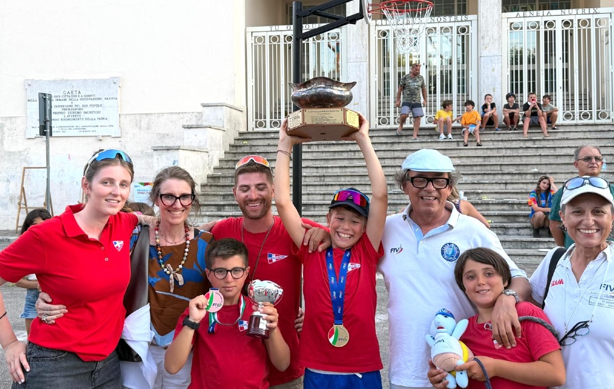 Club Velico Crotone sul tetto d'Italia: Paonessa trionfa, Suppa è bronzo - Foto Uff. Stampa Club Velico Crotone 